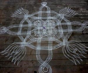 Freehand kolam