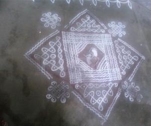 Rangoli: Krishna Jayathi maa kolam