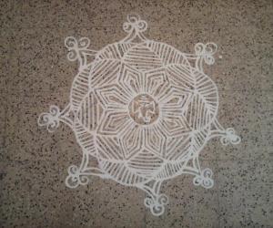 maavu kolam