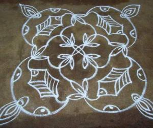 8 x 8 kolam