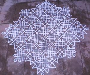 DOTTED KOLAM