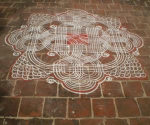 Rangoli: Maakolam Grape Vine