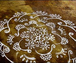 Freehand kolam