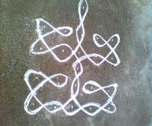 Rangoli: Apartment Kolam