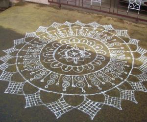 Free hand rangoli