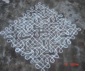 Rangoli: sikku kolam24