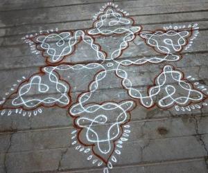 Simple sikku kolam