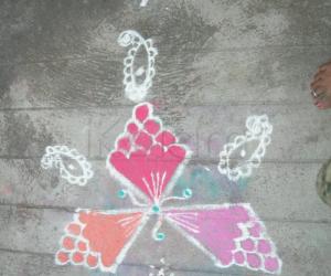 Rangoli: aanchaneya kolam