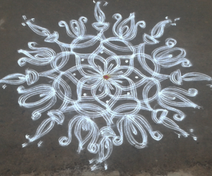 friday four line kolam