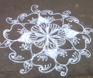 Rangoli: Friday double stroke kolam