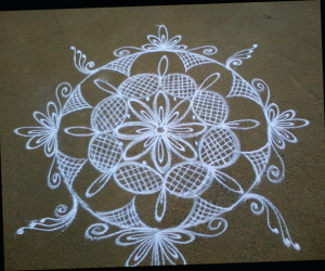 kaalai nila rangoli