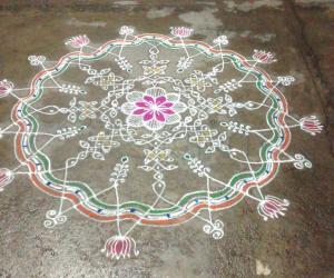 Rangoli: Independence Day Kolam