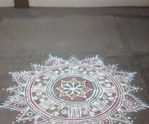 Freehand Maa kolam