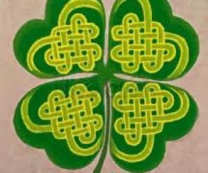 Four leaf clover with Celtic Knot 