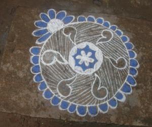 sangu poo kolam