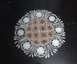 Stencil kolam