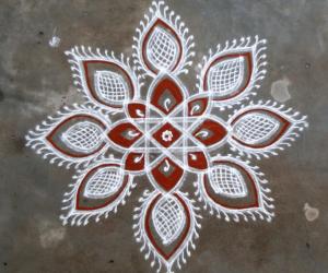 Rangoli: FREEHAND KOLAM