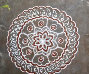 Freehand kolam