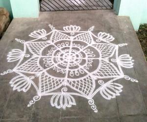 Freehand rangoli