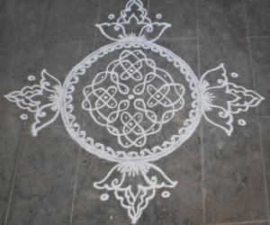 Dotted kolam