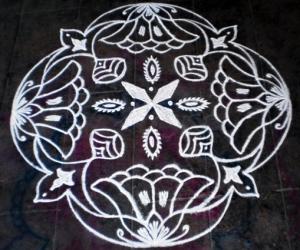 Rangoli: Dotted kolam