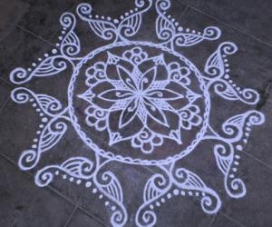 Rangoli: Dotted kolam