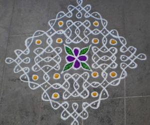 Rangoli: Dotted kolam