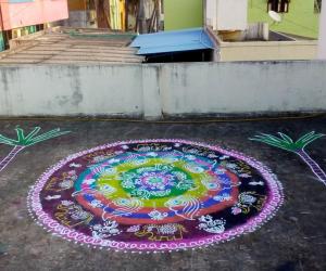 Rangoli: Freehand