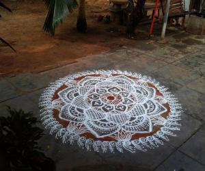 Rangoli: tuesday kaavi kolam