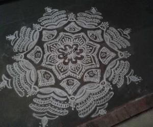 Happy New Year :: Margazhi 2014-2015 :: Day17:: Free Hand Rangoli