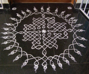 Rangoli: maragazhi kolam8