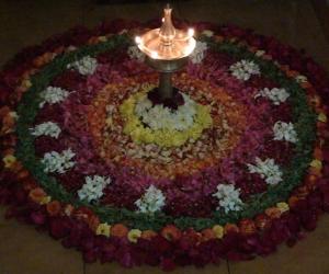 Rangoli: Nilavilaku & Poo Kolam