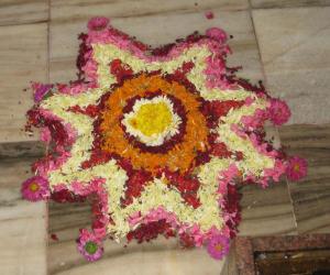 Rangoli: Onam Pookolam