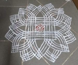  Free hand padi kolam