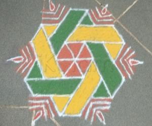 Simple dotted star kolam