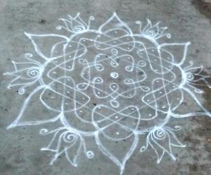 Daily kolam 9 to 5 intermediate dots