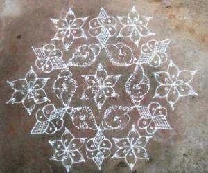 Rangoli: Margazhi kolam 6