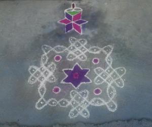 Sikku Kolam 2 by Amudha Giri