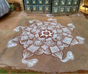 Freehand rangoli