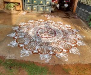 Freehand rangoli