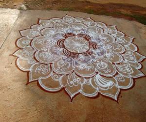 Freehand rangoli