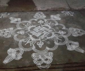 Swastik kolam