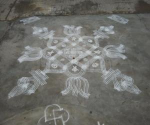 Simple  padi Kolam 