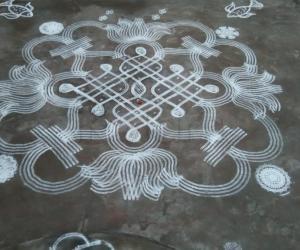 Simple Chikku kolam