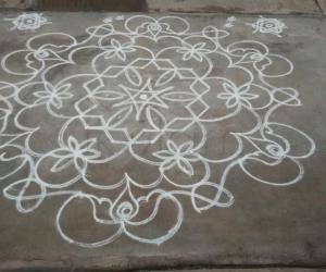 Rangoli: Star rangoli 