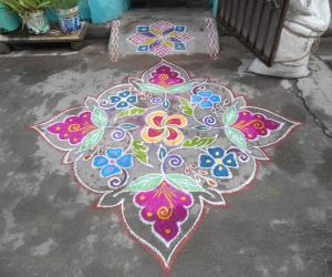 Markazhi kolam. Flowers with leaves kolam.