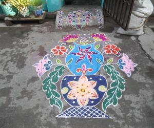 Rangoli:  Markazhi Kolam - Flower pot