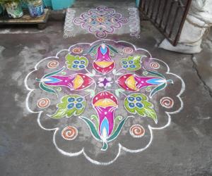 Datura Metal in colour with leaf. Markazhi Kolam.