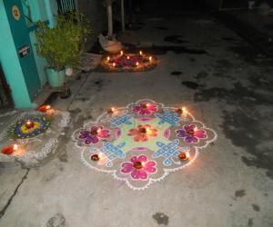 Rangoli: Karthigai Kolam & Deepam decoration