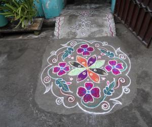 An easy kolam.